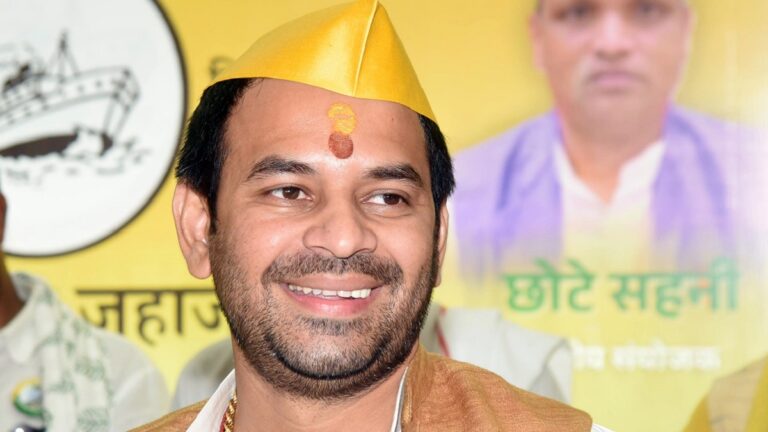 Bihar Chunav 2025: 'राहुल गांधी कभी छठ किए हैं क्या?' तेज प्रताप यादव बोले, 'विदेश भागने वाले क्या जाने'