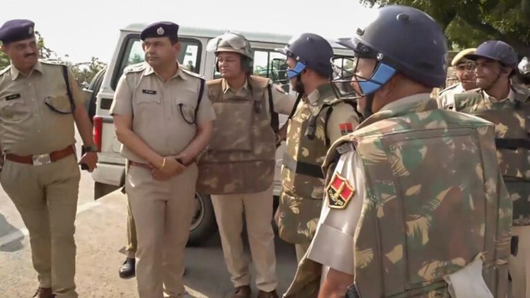 Rajasthan: सीकर में सामूहिक आत्महत्या से हड़कंप, मां ने चार बच्चों संग मिलकर खाया जहर, पुलिस भी रह गई दंग