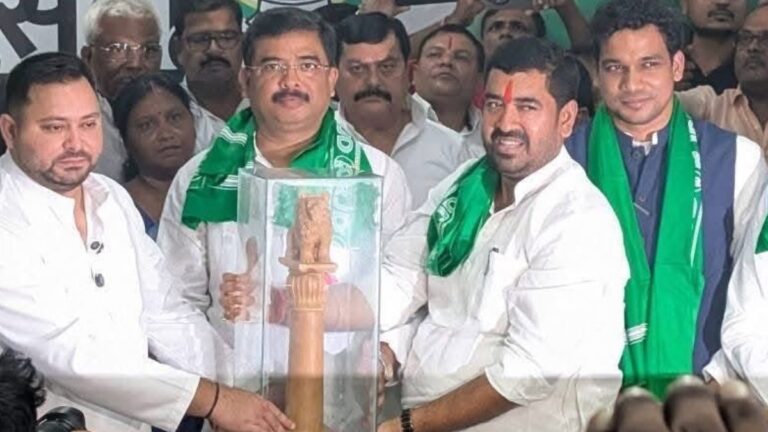 बिहार चुनाव से ठीक पहले JDU के दिग्गजों ने थामा RJD का दामन, मुश्किल में NDA का गेमप्लान?