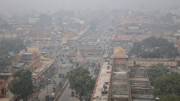 Rajasthan Weather Today: पहाड़ों से आ रही बर्फीली हवा बढ़ाएगी ठिठुरन, IMD ने जारी किया अलर्ट