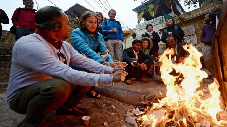 Rajasthan Weather: जयपुर-सीकर समेत इन जिलों में येलो अलर्ट, शीतलहर के साथ कोहरे का कहर