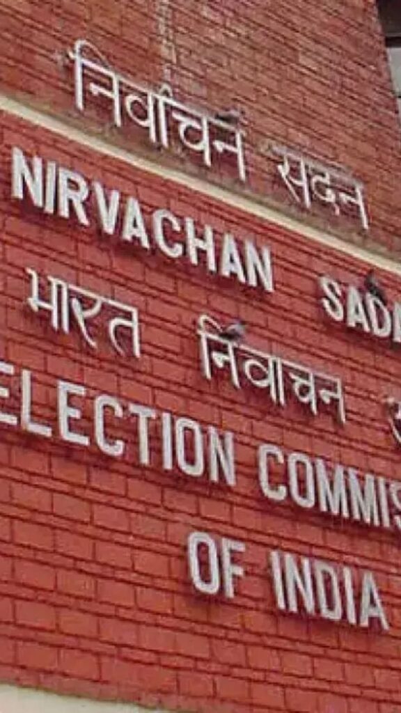 Election Commission In 2025: वोट चोरी से लेकर 12 राज्यों में SIR तक, इन कारणों से सुर्खियों में रहा चुनाव आयोग